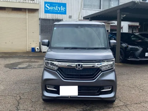 Honda N-BOX Custom