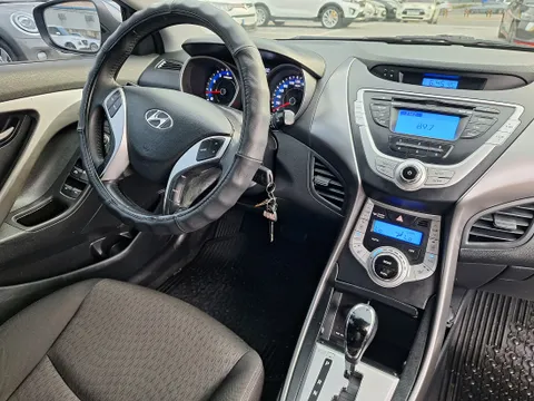 Hyundai Elantra (Avante)