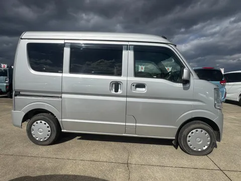 Mitsubishi Minicab Van