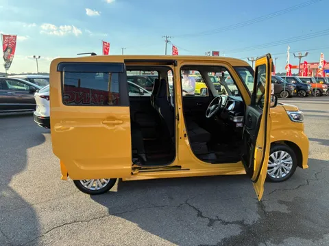 Suzuki Spacia Custom
