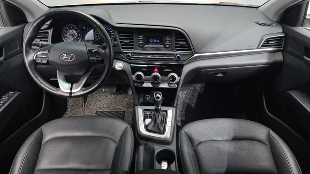 Hyundai Elantra (Avante)