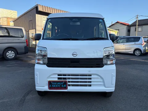 Nissan Clipper Van