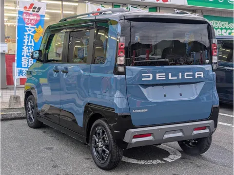 Mitsubishi Delica Mini