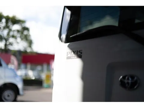 Toyota Pixis Van