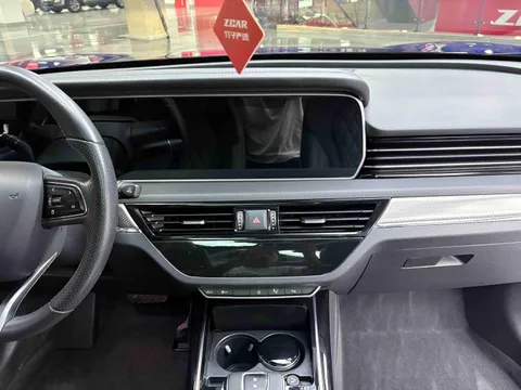 Hongqi HS5
