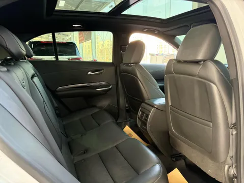 Cadillac XT4