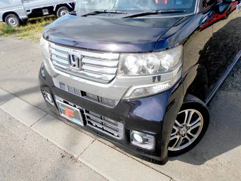 Honda N-BOX Custom