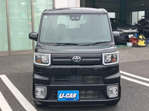 Toyota Pixis Mega