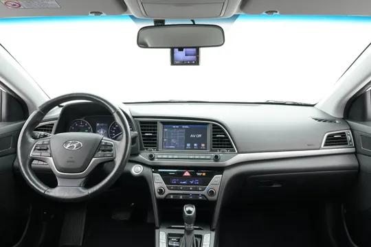 Hyundai Elantra (Avante)
