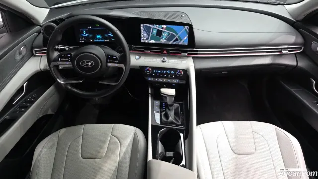 Hyundai Elantra (Avante)