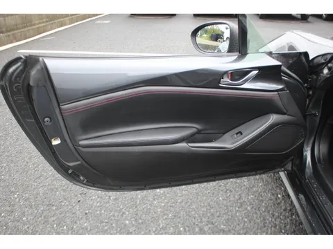 Mazda MX-5 (Roadster)