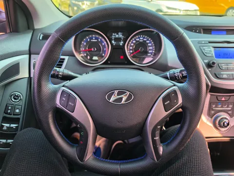 Hyundai Elantra (Avante)