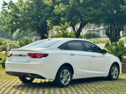 Geely Emgrand GL