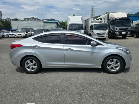 Hyundai Elantra (Avante)