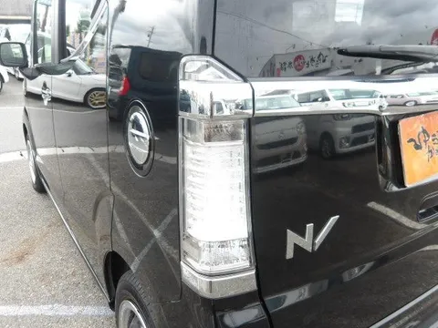 Honda N-BOX Slash