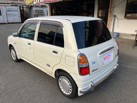 Daihatsu Mira Gino