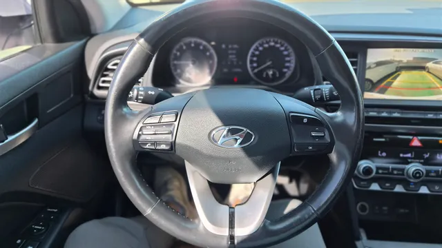Hyundai Elantra (Avante)