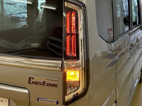 Suzuki Spacia Custom