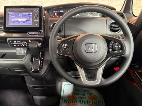 Honda N-BOX Custom