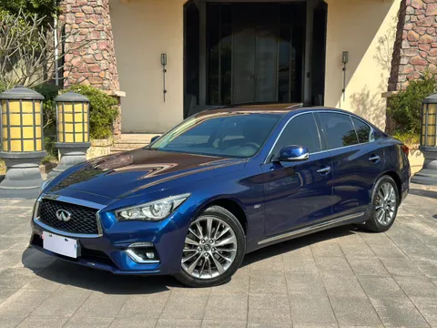 Infiniti Q50L