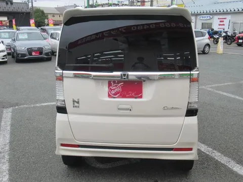 Honda N-BOX Custom