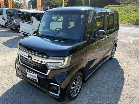 Honda N-BOX Custom