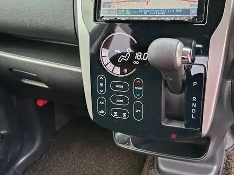 Mitsubishi eK Custom