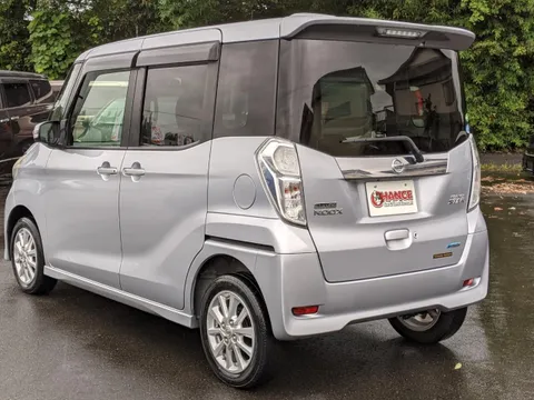 Nissan Dayz Roox