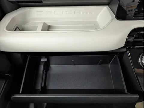 Mitsubishi Delica Mini