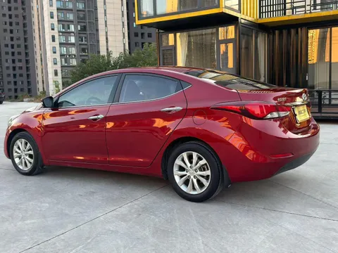 Hyundai Elantra (Avante)