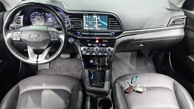 Hyundai Elantra (Avante)