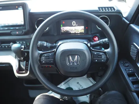 Honda N-BOX Custom