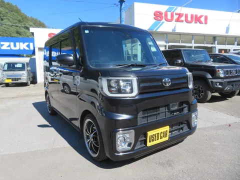 Toyota Pixis Mega