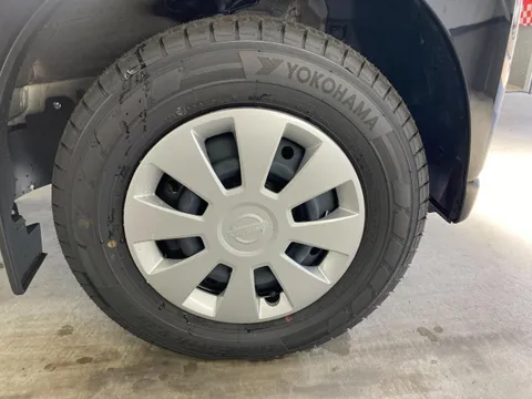 Nissan Clipper Van