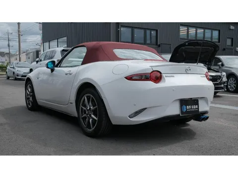 Mazda MX-5 (Roadster)
