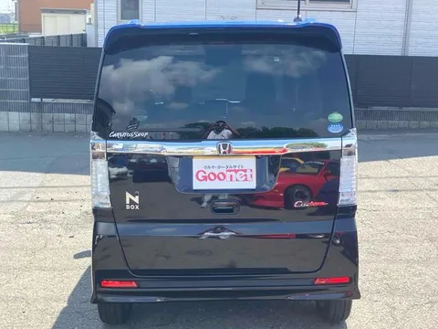Honda N-BOX Custom