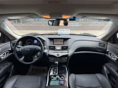 Infiniti Q70
