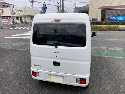 Nissan Clipper Van