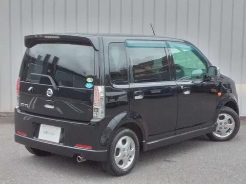 Nissan Otti