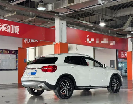Mercedes-Benz Mercedes-Benz GLA