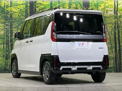 Mitsubishi Delica Mini
