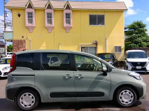 Toyota Sienta