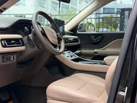 Lincoln Aviator