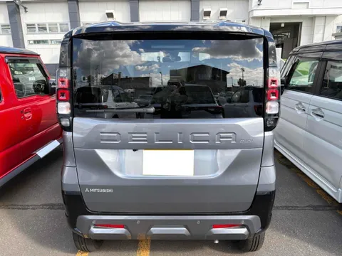Mitsubishi Delica Mini