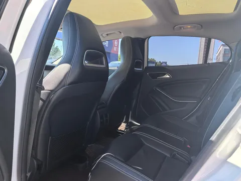 Mercedes-Benz Mercedes-Benz GLA