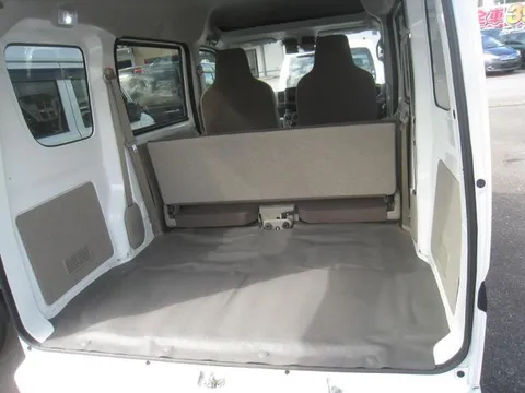 Nissan Clipper Van