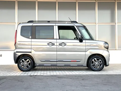 Suzuki Spacia Gear