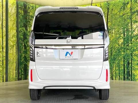 Honda N-BOX Custom
