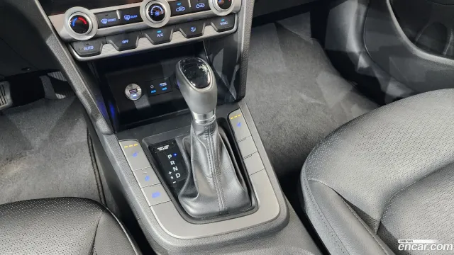 Hyundai Elantra (Avante)