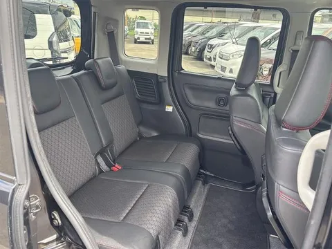 Suzuki Spacia Custom